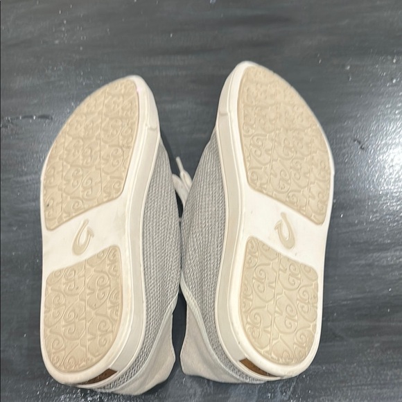 Olukai Gray Lace-Up Sneakers - size 8.5 - Picture 8 of 8